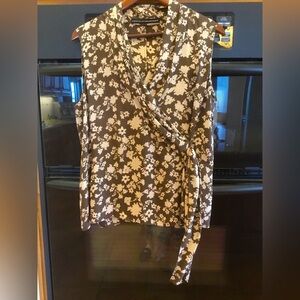 Ellen Tracy 100% Silk Sleeveless Blouse size 10